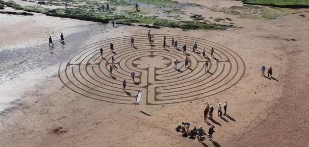 Devon Quakers host beach labyrinth