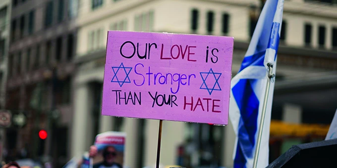 By Levi Meir Clancy on Unsplash.